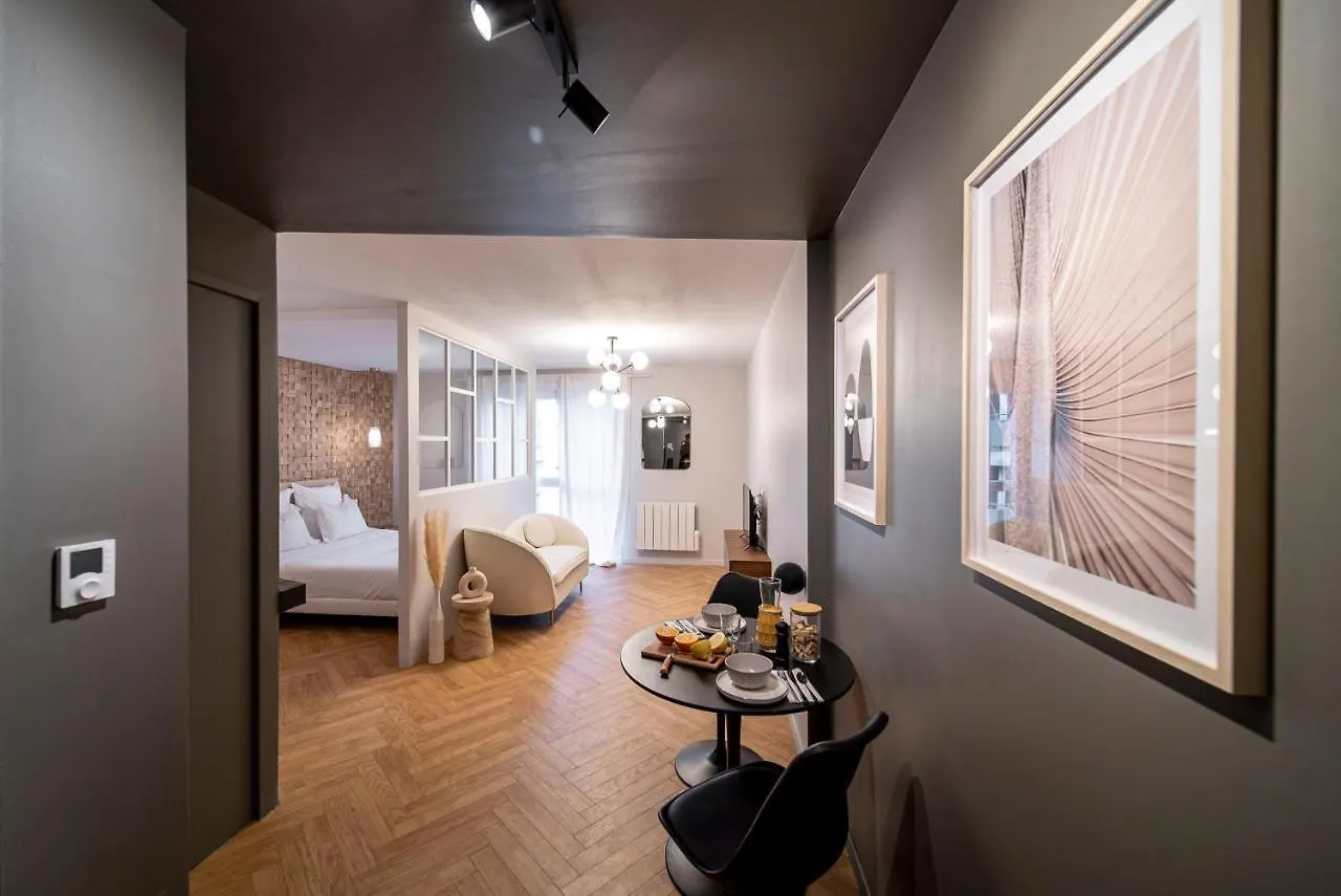 Suite Georgia Villeurbanne 0*,